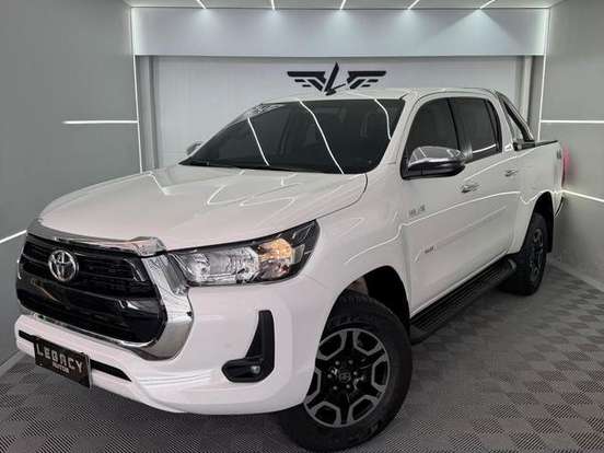 TOYOTA-HILUX-2.8 D-4D TURBO DIESEL CD SR 4X4 AUTOMÁTICO TOYOTA-HILUX-2024