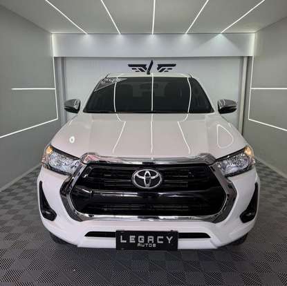 TOYOTA-HILUX-2024