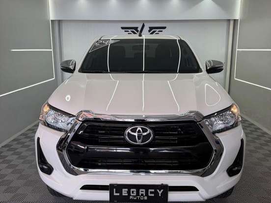 TOYOTA-HILUX-2.8 D-4D TURBO DIESEL CD SR 4X4 AUTOMÁTICO TOYOTA-HILUX-2024