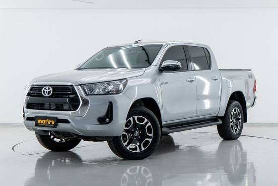 TOYOTA HILUX 2.8 D-4D TURBO DIESEL CD SRV 4X4 AUTOMÁTICO