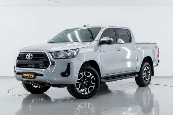 TOYOTA-HILUX-2.8 D-4D TURBO DIESEL CD SRV 4X4 AUTOMÁTICO TOYOTA-HILUX-2023