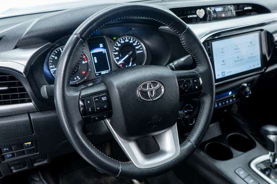 TOYOTA-HILUX-2.8 D-4D TURBO DIESEL CD SRV 4X4 AUTOMÁTICO TOYOTA-HILUX-2023