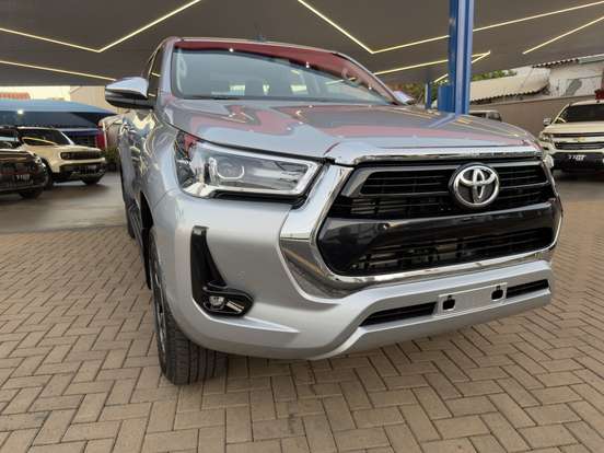 TOYOTA-HILUX-2026