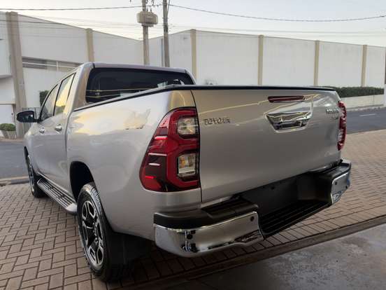 TOYOTA-HILUX-2026