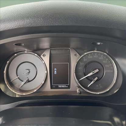 TOYOTA-HILUX-2023