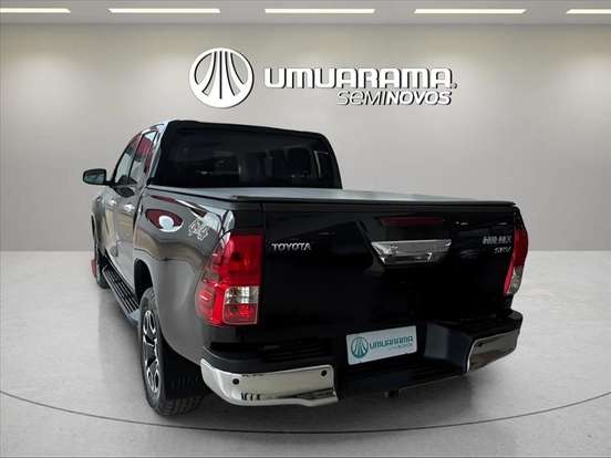 TOYOTA-HILUX-2.8 D-4D TURBO DIESEL CD SRV 4X4 AUTOMÁTICO TOYOTA-HILUX-2023