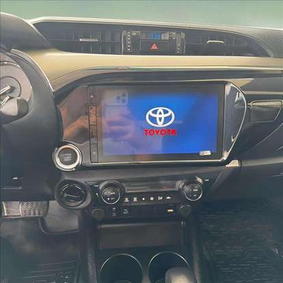TOYOTA-HILUX-2023