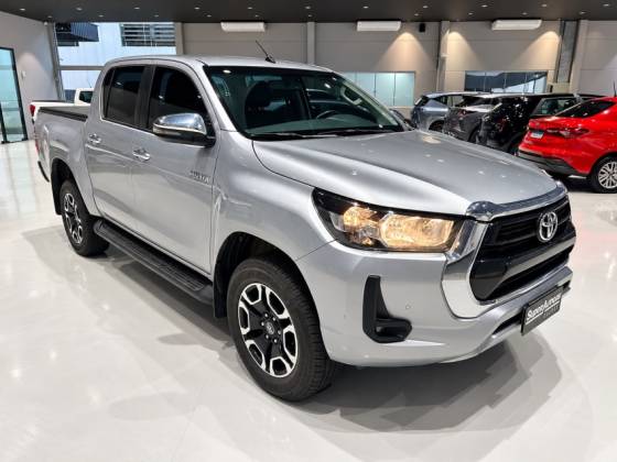 TOYOTA HILUX 2.8 D-4D TURBO DIESEL CD SRV 4X4 AUTOMÁTICO