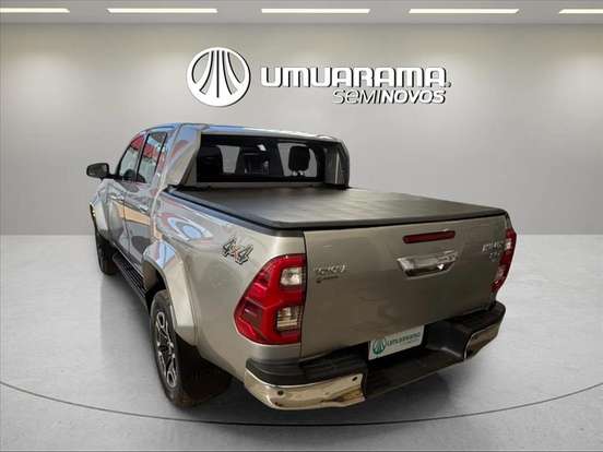 TOYOTA-HILUX-2023