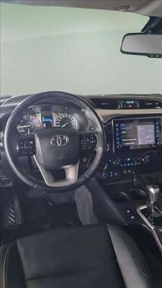 TOYOTA-HILUX-2021