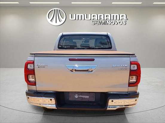 TOYOTA-HILUX-2.8 D-4D TURBO DIESEL CD SRX 4X4 AUTOMÁTICO TOYOTA-HILUX-2023