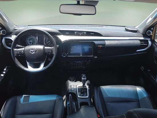 TOYOTA-HILUX-2023