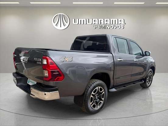 TOYOTA-HILUX-2022
