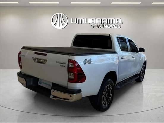 TOYOTA-HILUX-2023