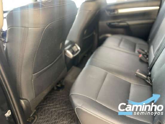 TOYOTA-HILUX-2.8 D-4D TURBO DIESEL CD SRX 4X4 AUTOMÁTICO TOYOTA-HILUX-2022