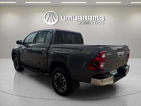 TOYOTA-HILUX-2022