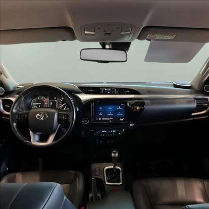 TOYOTA-HILUX-2023
