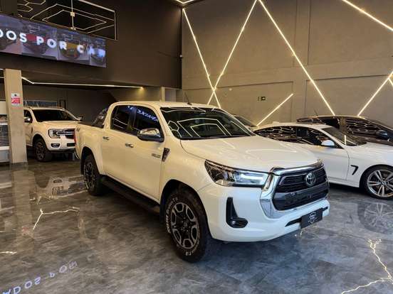 TOYOTA-HILUX-2022