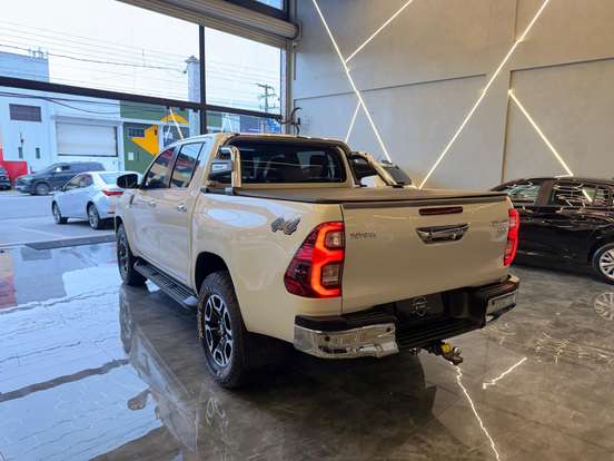 TOYOTA-HILUX-2022