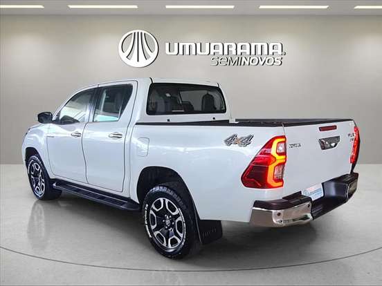 TOYOTA-HILUX-2021