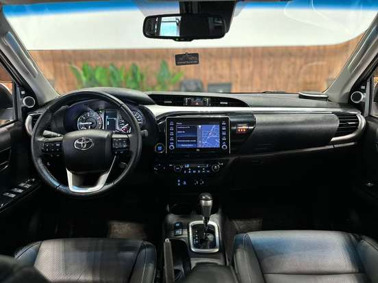 TOYOTA-HILUX-2.8 D-4D TURBO DIESEL CD SRX 4X4 AUTOMÁTICO TOYOTA-HILUX-2021