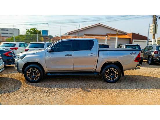 TOYOTA-HILUX-2025