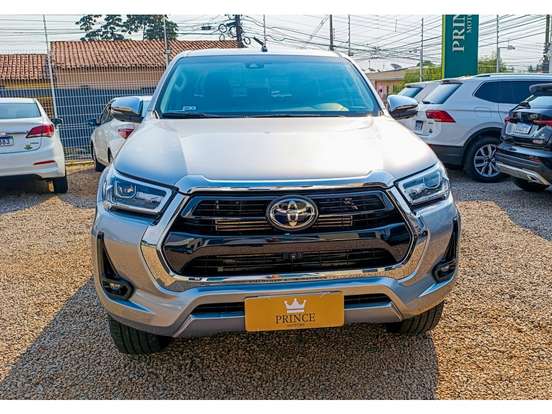 TOYOTA-HILUX-2025