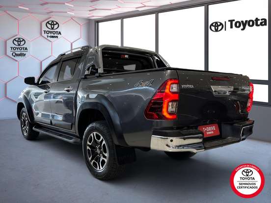 TOYOTA-HILUX-2023