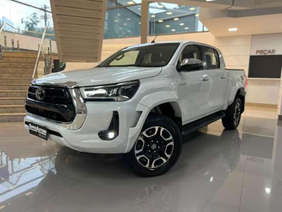 TOYOTA-HILUX-2025