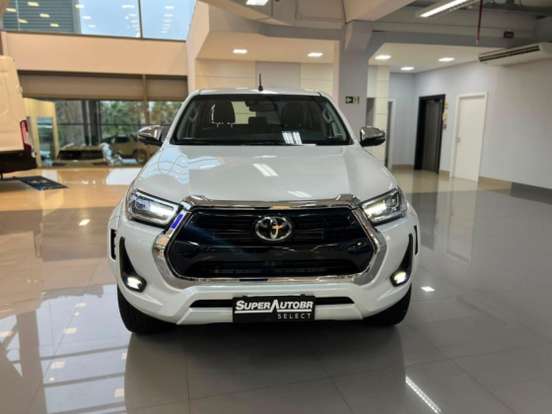 TOYOTA-HILUX-2025