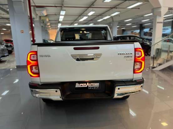 TOYOTA-HILUX-2.8 D-4D TURBO DIESEL CD SRX PLUS 4X4 AUTOMÁTICO TOYOTA-HILUX-2025