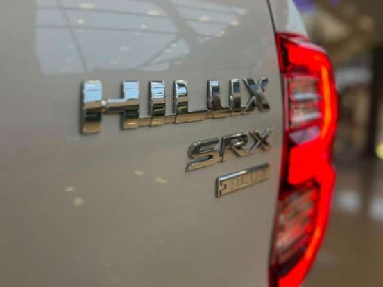 TOYOTA-HILUX-2.8 D-4D TURBO DIESEL CD SRX PLUS 4X4 AUTOMÁTICO TOYOTA-HILUX-2025