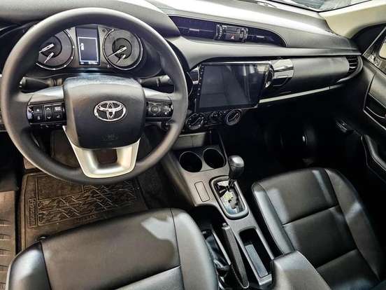 TOYOTA-HILUX-2026