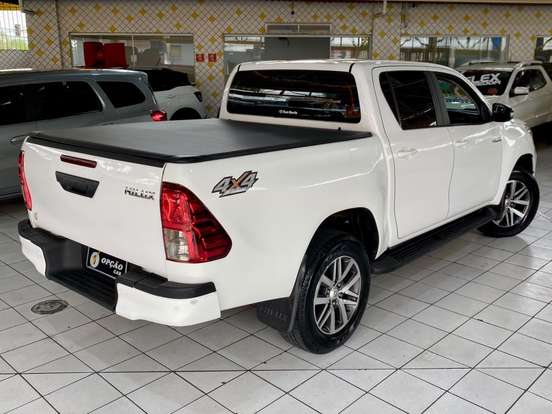 TOYOTA-HILUX-2020