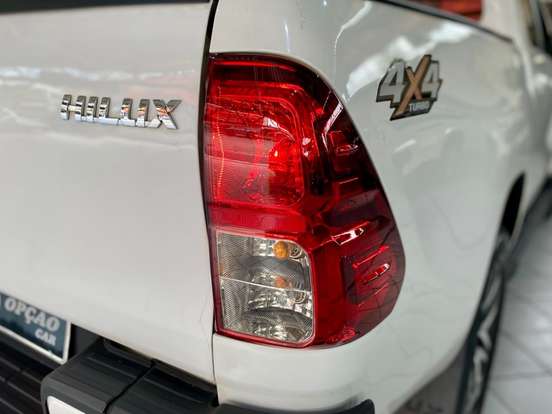 TOYOTA-HILUX-2020