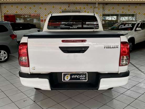 TOYOTA-HILUX-2020