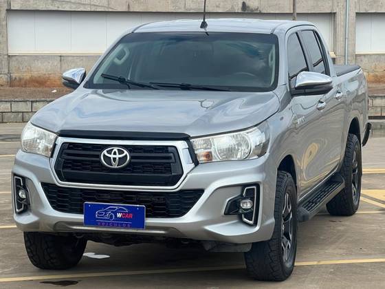 TOYOTA HILUX 2.8 POWER PACK 4X4 CD 16V DIESEL 4P MANUAL