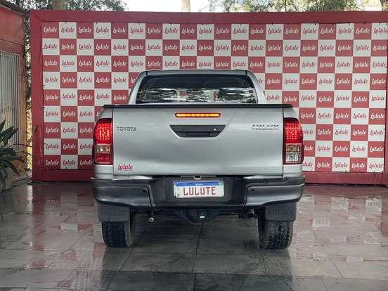 TOYOTA-HILUX-2019