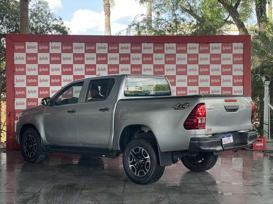 TOYOTA-HILUX-2019