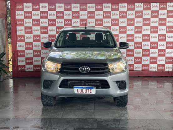 TOYOTA-HILUX-2019
