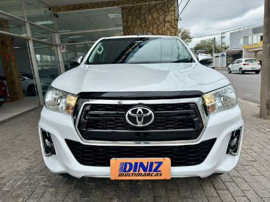 TOYOTA-HILUX-2019