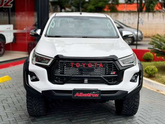 TOYOTA-HILUX-2015