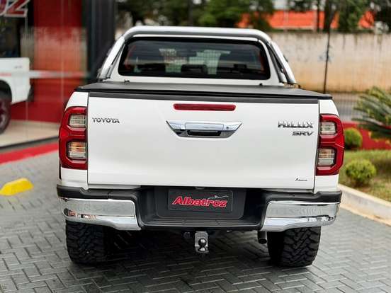 TOYOTA-HILUX-2015
