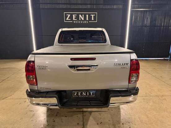 TOYOTA-HILUX-2020