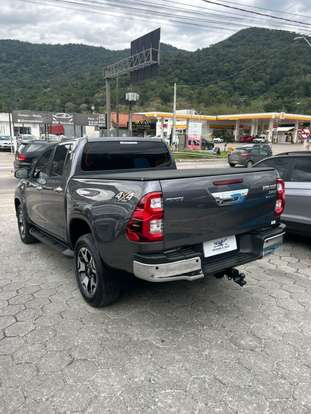 TOYOTA-HILUX-2019