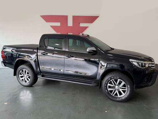 TOYOTA-HILUX-2017