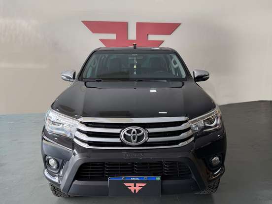 TOYOTA-HILUX-2017