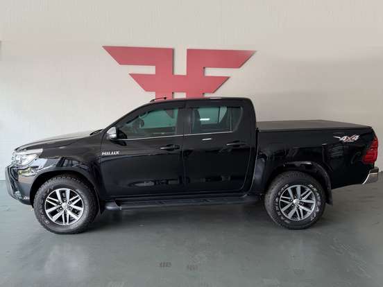 TOYOTA-HILUX-2017