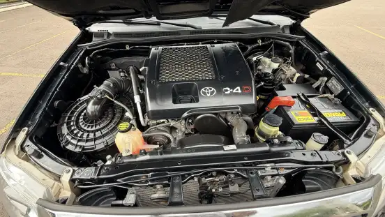 TOYOTA-HILUX-2010