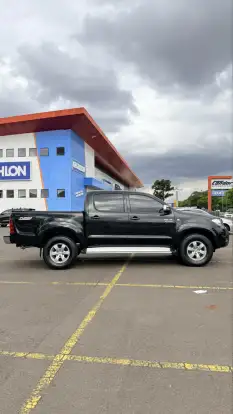 TOYOTA-HILUX-2010